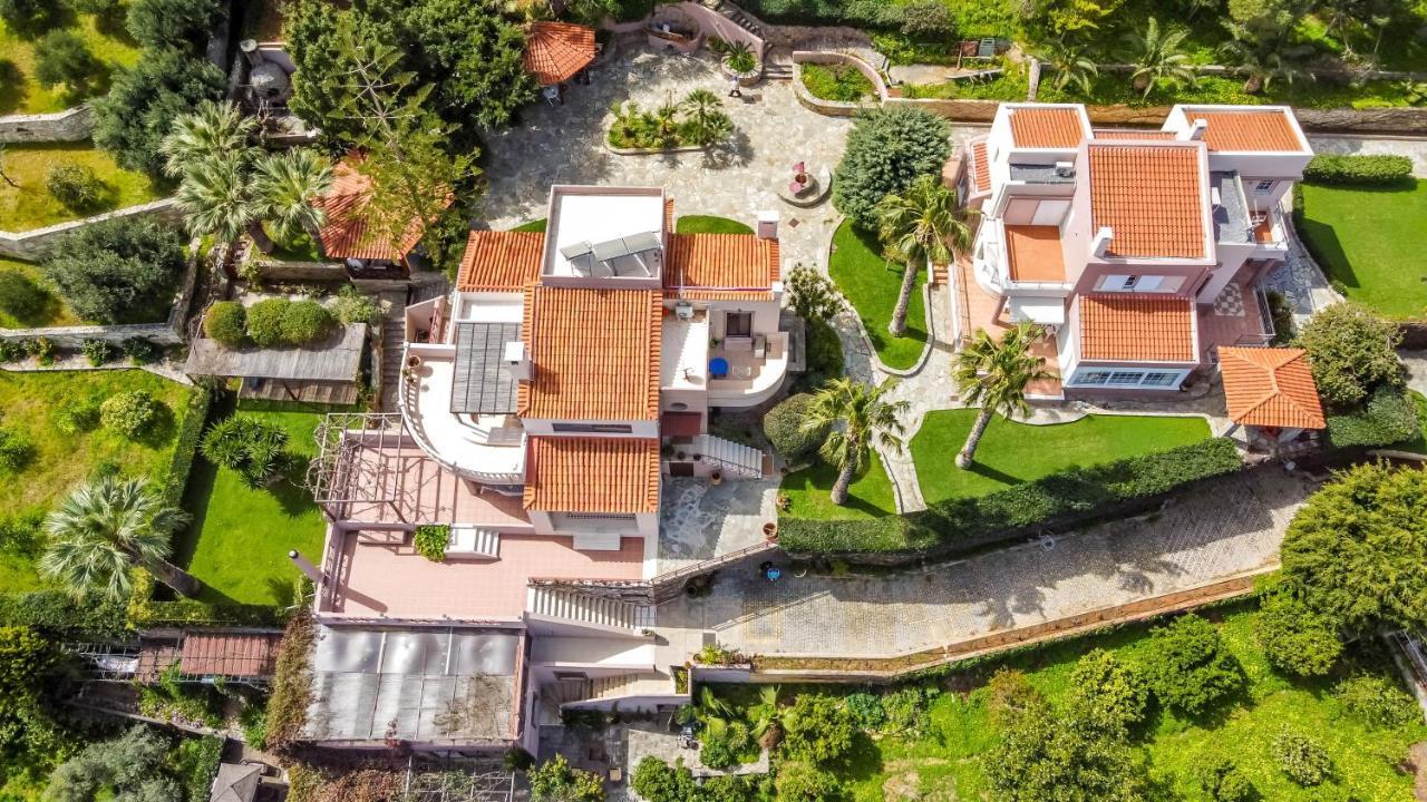 Modern Villas With Gardens And Stunning Views ليغاريا المظهر الخارجي الصورة