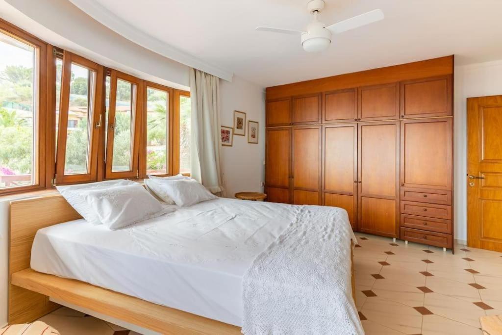 Modern Villas With Gardens And Stunning Views ليغاريا المظهر الخارجي الصورة