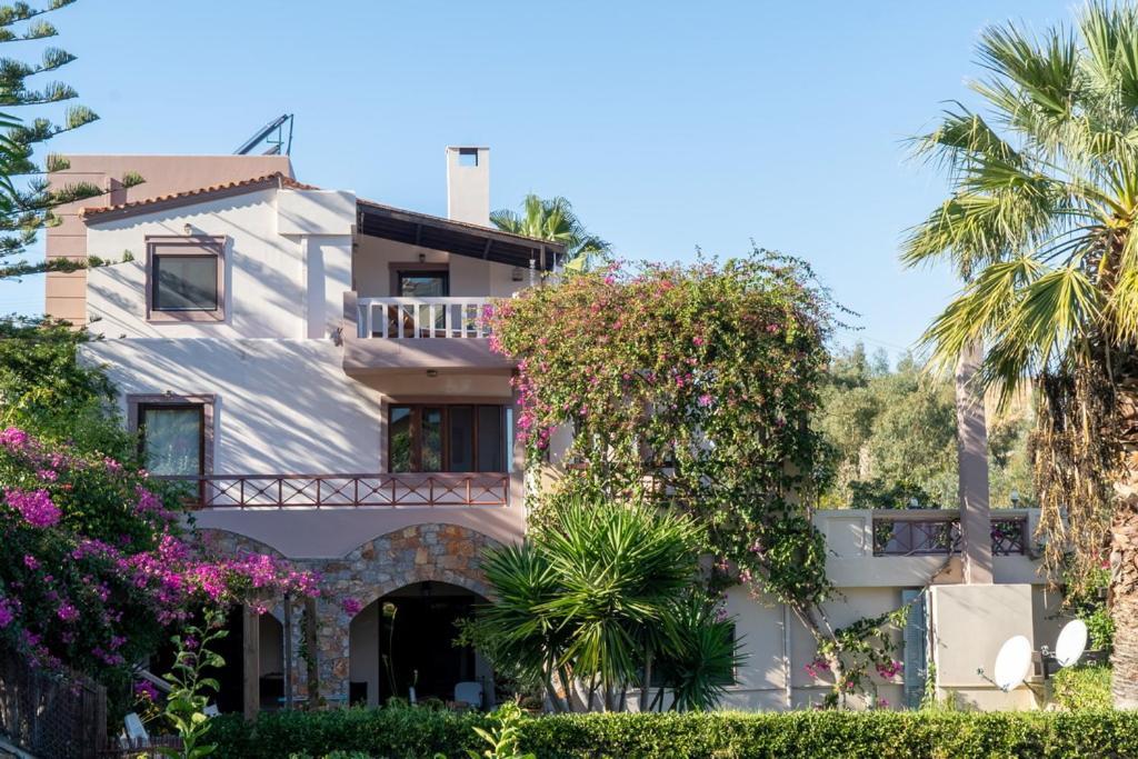 Modern Villas With Gardens And Stunning Views ليغاريا المظهر الخارجي الصورة